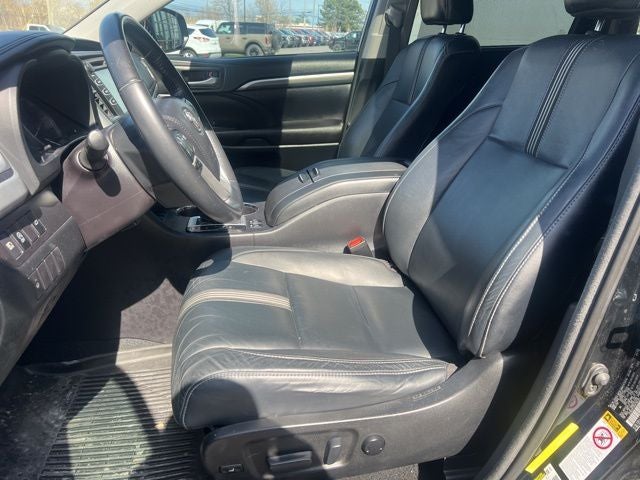 2017 Toyota Highlander SE