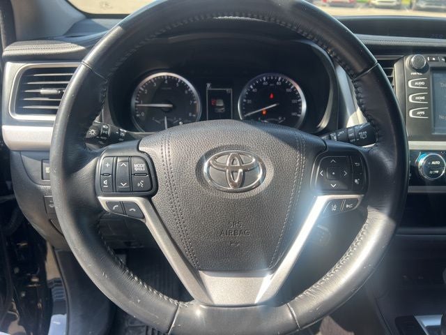 2017 Toyota Highlander SE