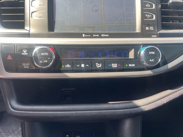 2017 Toyota Highlander SE