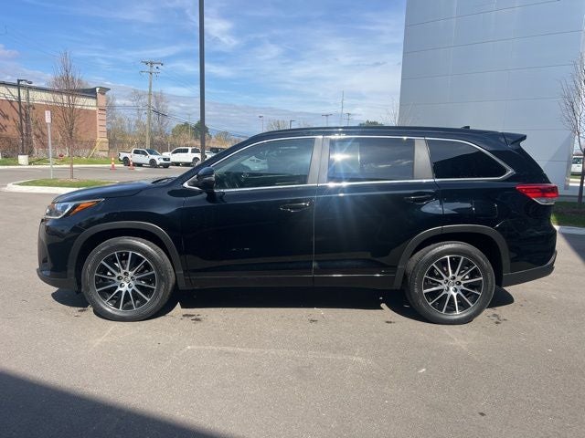 2017 Toyota Highlander SE