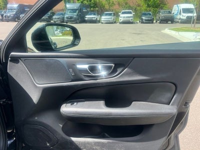 2020 Volvo S60 T5 Momentum