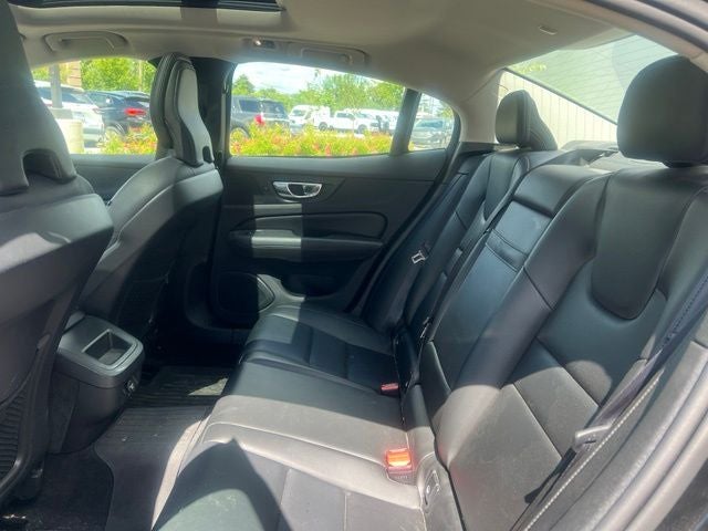 2020 Volvo S60 T5 Momentum