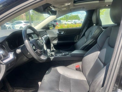 2020 Volvo S60 T5 Momentum