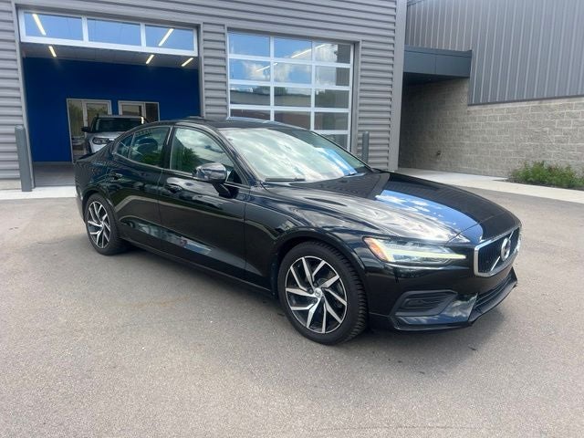 2020 Volvo S60 T5 Momentum
