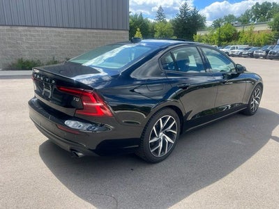 2020 Volvo S60 T5 Momentum