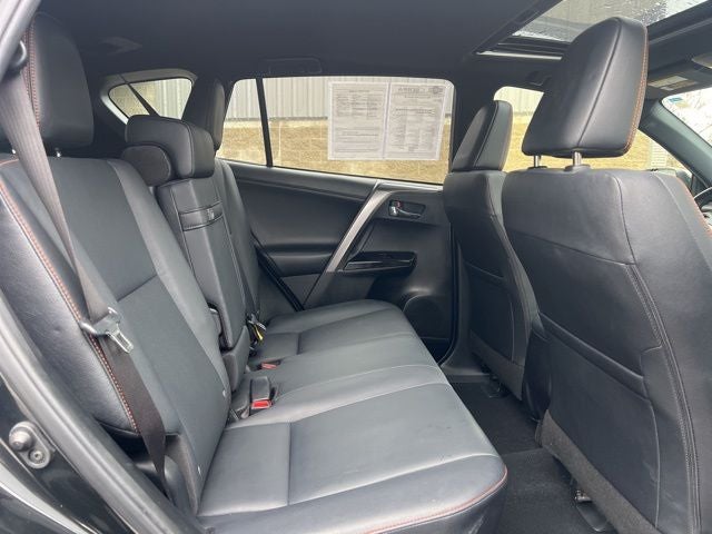 2017 Toyota RAV4 Hybrid SE