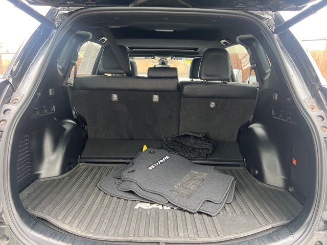2017 Toyota RAV4 Hybrid SE