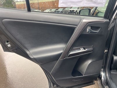 2017 Toyota RAV4 Hybrid SE