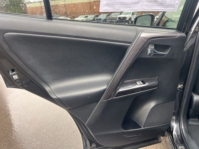 2017 Toyota RAV4 Hybrid SE