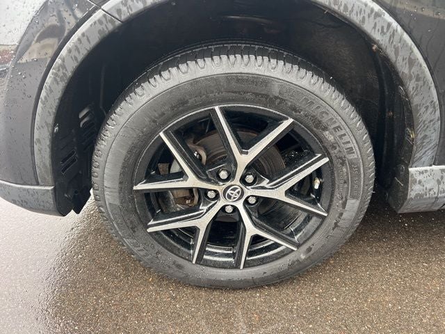 2017 Toyota RAV4 Hybrid SE