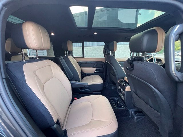 2025 Land Rover Defender 130 V8