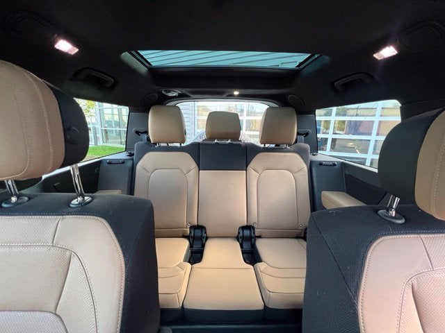 2025 Land Rover Defender 130 V8