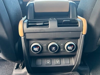 2025 Land Rover Defender 130 V8