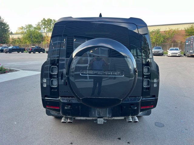2025 Land Rover Defender 130 V8