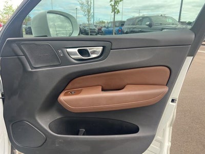 2020 Volvo XC60 T5 Momentum