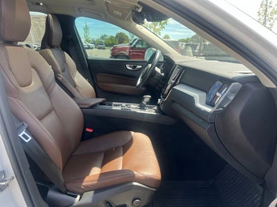 2020 Volvo XC60 T5 Momentum