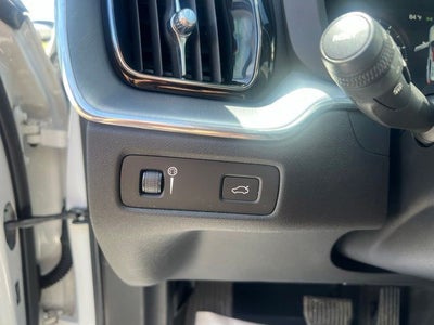 2020 Volvo XC60 T5 Momentum