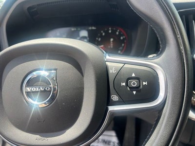 2020 Volvo XC60 T5 Momentum