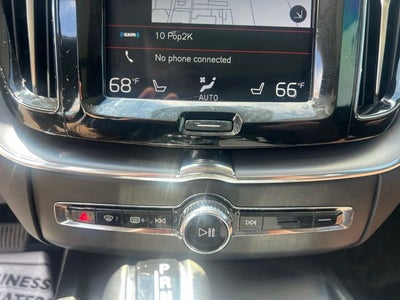 2020 Volvo XC60 T5 Momentum