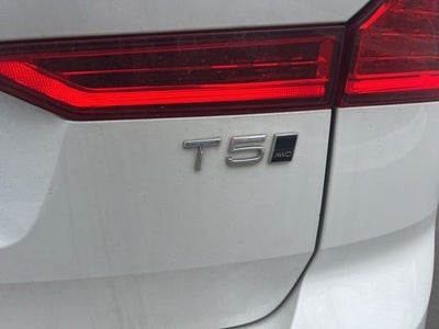 2020 Volvo XC60 T5 Momentum